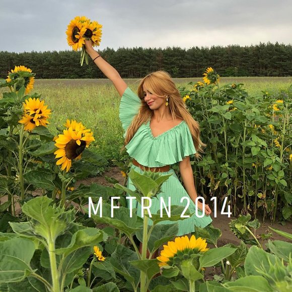 SOLD! BLOGGERS' FAVE!!! ZARA Short V-Neck Dress* - Picture 15 of 16